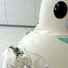 61kgを担げる介護支援ロボット　理研と東海ゴムが開発