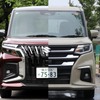 スズキ ソリオバンディット（左）とソリオ（右）