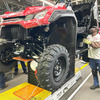 ホンダの米国サウスカロライナ工場（SCM）から、50万台目のホンダの小型オフロードモデル「サイドバイサイド」車両がラインオフ