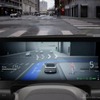 Unreal Engineによって描画されるADASのUI。現実の道路状況をリアルタイムに3Dグラフィックスで再現し、ドライバーに直感的な情報を提供する。