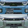 三菱 デリカミニ 新型（上）と従来型（下）