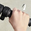 ダイハツ e-SNEAKER：3ステップでお出かけ。（3）ブレーキレバーを離し、アクセルグリップを回して前進する