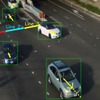 エッジAI技術により車両ごとに進行方向を検知している様子
