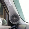 フロントスピーカーの主役となったのはAピラーを加工して取り付けたブラムの8cmフルレンジスピーカー（FRS 3N50）。