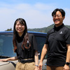 デザイナーの長嶋みのりさん（左）と開発責任者の竹中秀昭さん（右）
