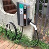アキッパと契約の一般住宅駐車場に公共利用可能なEV充電ステーションを導入