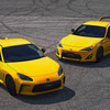 トヨタ GR86 RZ “イエローリミテッド”（左）と先代86 GT イエローリミテッド（右）