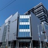 青森市の複合商業施設THREE（スリー）