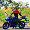 ヤマハ YZF-R25と伊丹孝裕氏