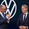 IAA会場のVWブースを訪れたドイツのフリードリヒ・メルツ首相とブルーメVW グループCEO。ドイツ政府は強力に自動車産業をバックアップする