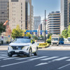 AI技術を搭載した次世代プロパイロットで、東京銀座の一般道路を手離し運転する日産アリア