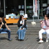 左からチンクエチェント博物館館長の深津浩之さん、同館アンバサダーの山本衿奈さん、自動車ジャーナリストの嶋田智之さんのトークショー