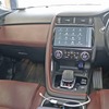 ドアスピーカーは純正内張りをそのまま活かしたインナー取り付け。ツイーターもドアミラー裏にさりげない加工とした点も特徴。