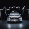 メルセデスベンツ『CLA』新型のアート作品。「リーグ・オブ・レジェンド」世界大会のトロフィーに着想