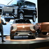 プレスカンファレンスに登壇した三菱自動車 加藤隆雄社長(ジャパンモビリティショー2025)