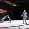 ヤマハ 設楽元文社長とMOTOROiD：Λ（ジャパンモビリティショー2025）