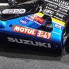 カウルの裏には「SUZUKI」のロゴが追加