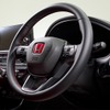 『シビック タイプR』用純正ステアリングホイール（本革製）装着イメージ