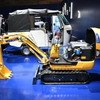 ホンダとコマツが共同開発した電動マイクロショベルのPC05E-1プロトタイプ（ジャパンモビリティショー2023）