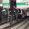 東京メトロ「異常時総合想定訓練」：乗客の避難。誰もレールは踏まない