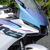 二つの偏光色を大胆にまとった「YZF-R3/25」のマットパールホワイト