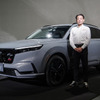 ホンダ CR-V 新型と開発責任者の佐藤英資氏
