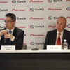 CarUX-パイオニア合同記者会見：イノラックスのホン会長兼CEO（向かって左）とパイオニアの矢原社長