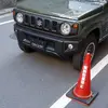 車内からは見えないが、モニターに映っていた三角ポール
