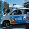 新潟の大学生が、アプリで車両を予約してスマートキーボックスで解錠し、ピア万代にて走行から返却の一連の流れを実演