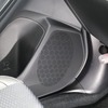 ミッドバスの取り付けはシンプルにドア純正位置へのインナーバッフル。普段使いを考慮した実用的な作り込みだ。