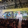 「80回の充電で世界一周」をめざす電気トラックの旅。ドライバーはトビアス・ワグナー