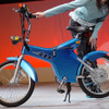 【実物大チョロQ第二弾】ある時は自転車、ある時は電動バイク--それが『トゥー』