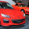 RX-8（向かって左）とロードスター（東京モーターショー09）