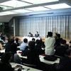 記者会見（4日）