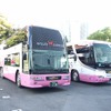 左が女性専用車プリマ。右はビジネスクラス