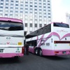 右が女性専用車プリマ。左はビジネスクラス