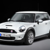 50周年記念モデル「MINI 50カムデン」（写真は欧州仕様）