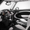 50周年記念モデル「MINI 50カムデン」（写真は欧州仕様）