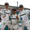 ST-1クラスの09王座トリオ。左から谷口信輝、ファリーク・ハイルマン、柳田真孝。（C） スーパー耐久機構。写真提供：スーパー耐久機構