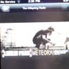 Pandoraを再生中のiphone 3GS。通信状態が「No Service」となっているのは、会場ではWi-Fiでの接続となっていたため