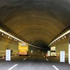 新たなトンネル照明の開発に向けた実証実験