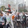 行列、行列、行列……（撮影＝石田信一郎）