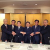 会長に就任した日産自動車志賀俊之COO（左から3人目）