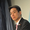 リコール制度強化を訴える前原国交相（28日・国土交通省会見室で）（撮影＝中島みなみ）