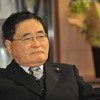 菅内閣発足から4日目にして辞任表明した亀井郵政改革担当相（8日・金融庁会見） 　撮影＝中島みなみ