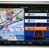 高速道路走行時は右画面が距離別のIC/SA/PA/JCTリストを表示させることも可能