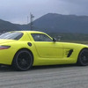 SLS AMG E-CELLをデビッド・クルサードが試乗（画像は動画キャプチャー）