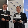 写真左がCAE社プレジデントのMarc Parent氏。右は三菱航空機社長江川豪雄。7月19日に英ファンボロー