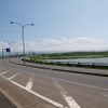 事故が起きた2010年3月21日の北海道後 志地方は暴風雪・波浪警報が出るほどの悪天候でアイスバーン状態の路面だった。