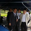 リーフについての説明を受ける清水市長